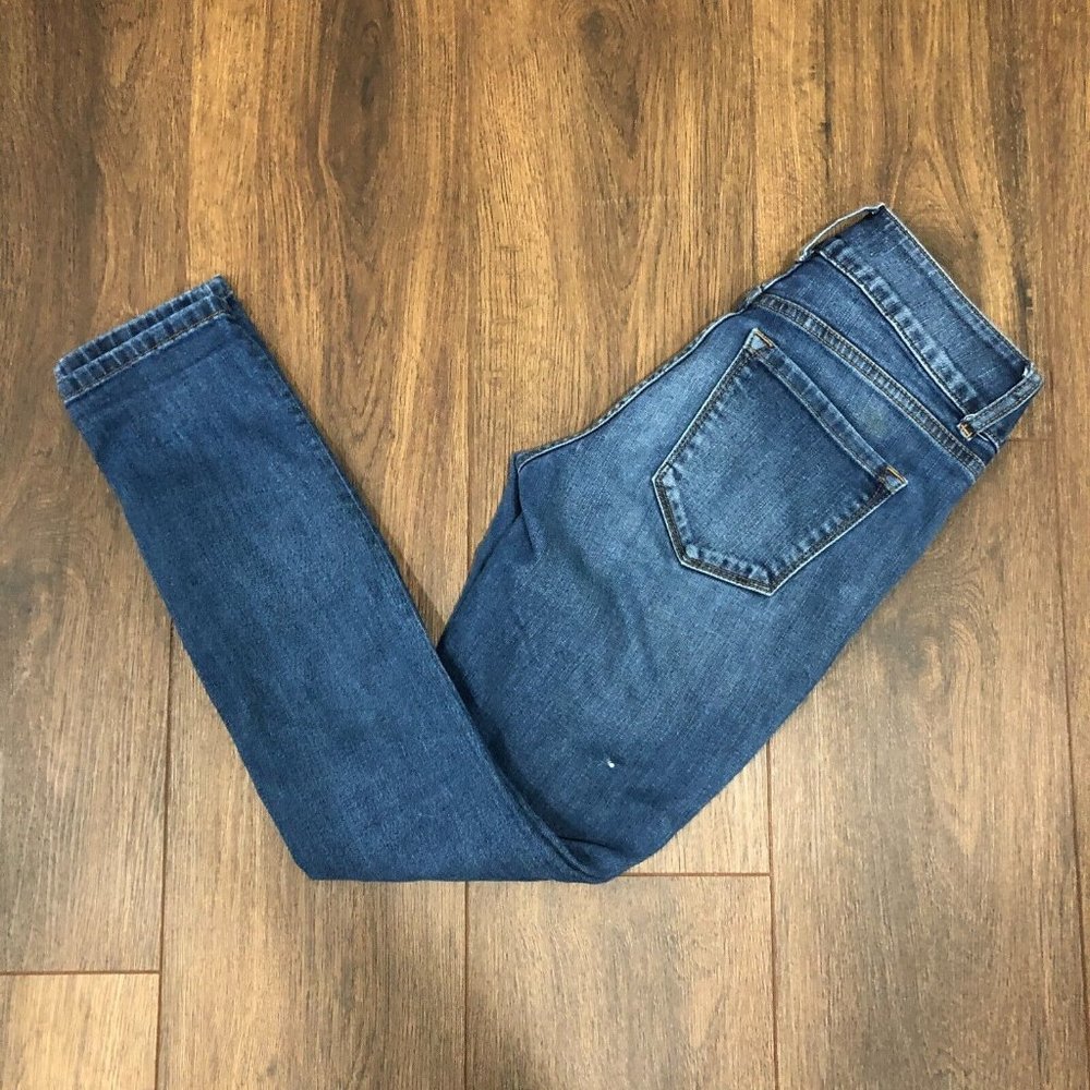 Refuge Jeans Womens Size 2 Blue Skinny Distressed Fade Comfort Casual Denim